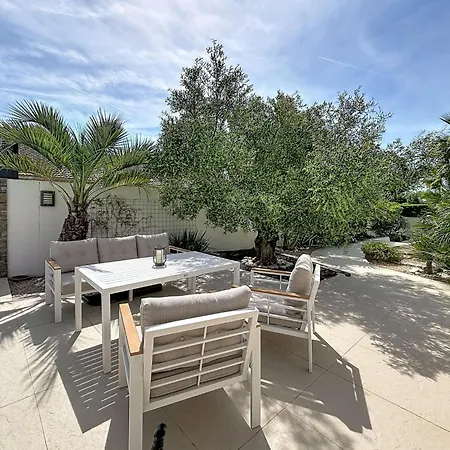 Tatil Evi L'oustaloun By Interhome