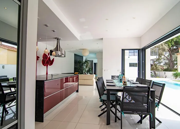 Vakantiehuis L'oustaloun By Interhome Saint Aygulf