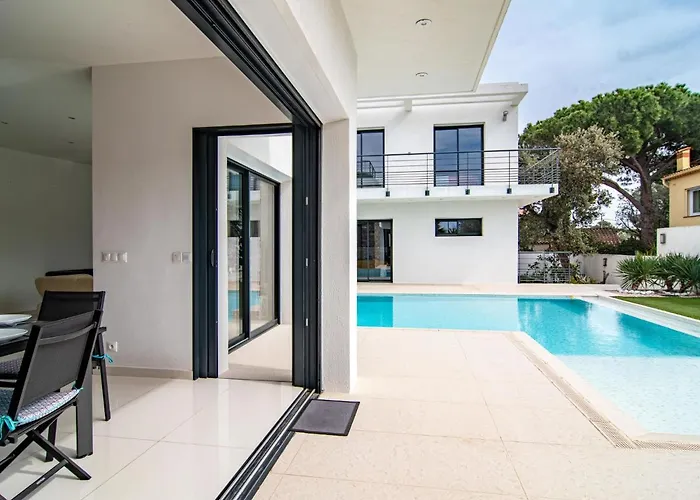 Vakantiehuis L'oustaloun By Interhome Saint Aygulf