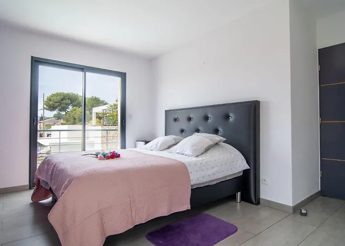 L'oustaloun By Interhome Vakantiehuis Saint Aygulf