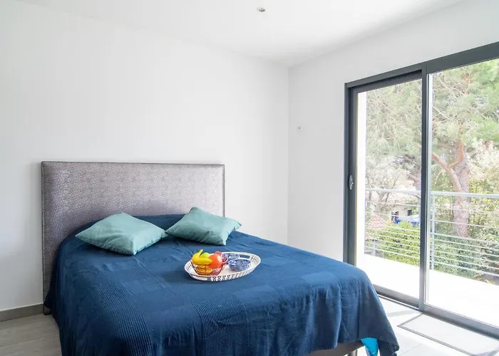 Vakantiehuis L'oustaloun By Interhome Saint Aygulf
