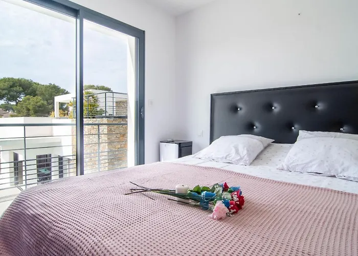 L'oustaloun By Interhome * Saint Aygulf